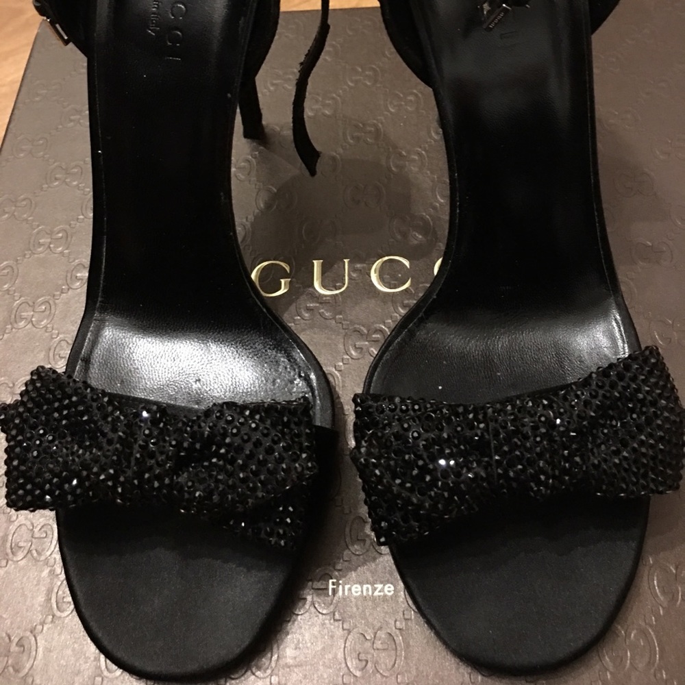 ❌SOLD❌Gucci shoes - Picture 2 of 6